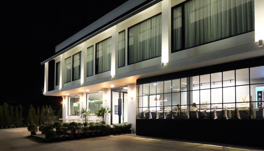 Srianunt Boutique Hotel Buriram Extérieur photo